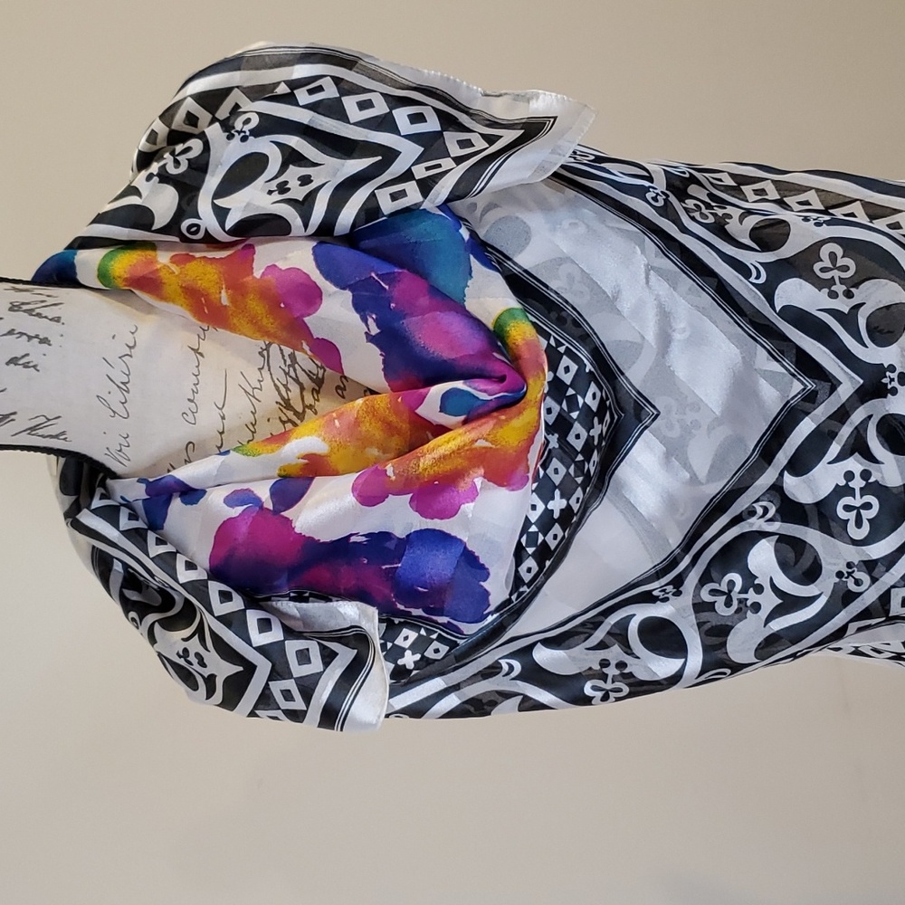 MORGAN TAYLOR Scarf